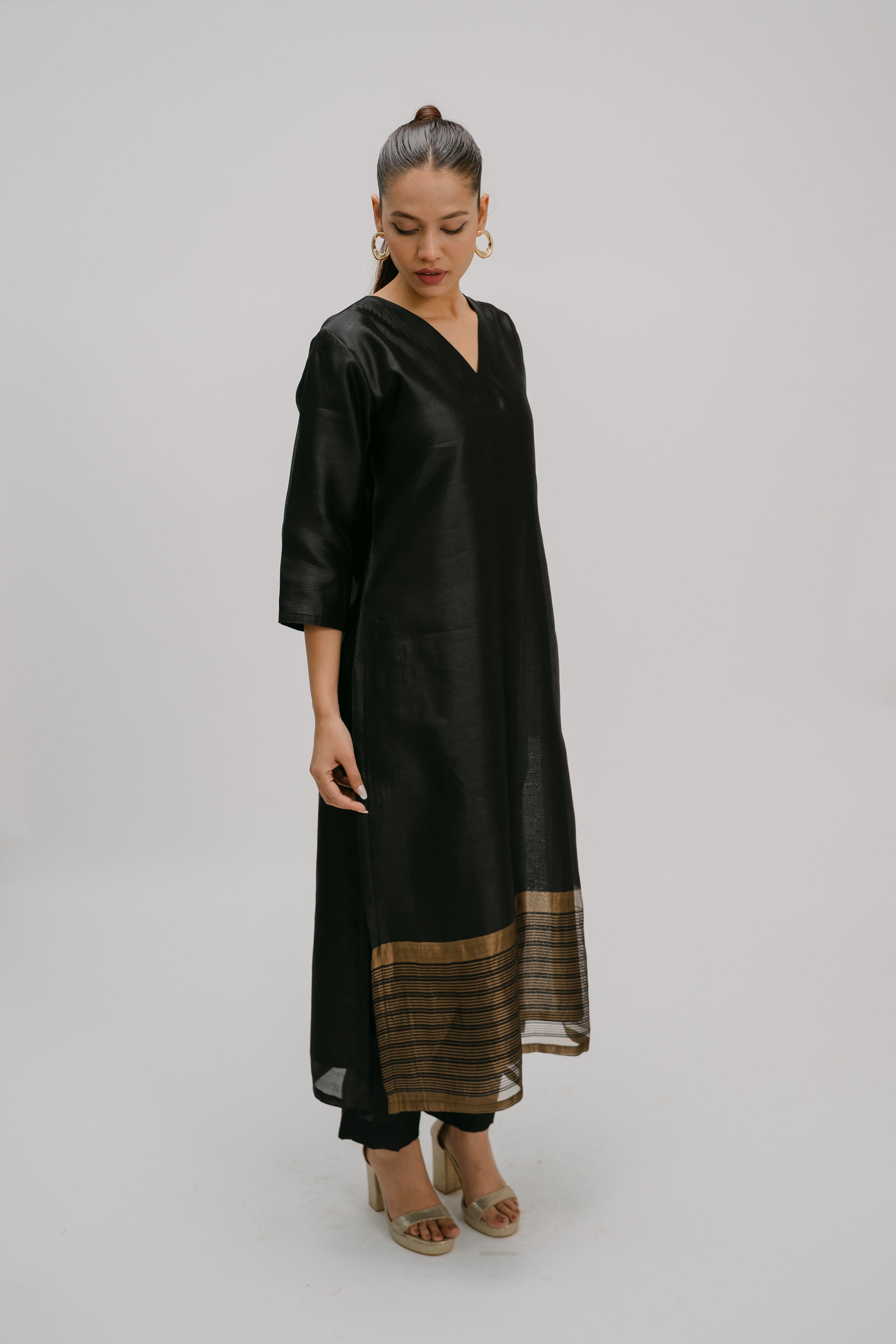 Bidri Back Applique Kurta