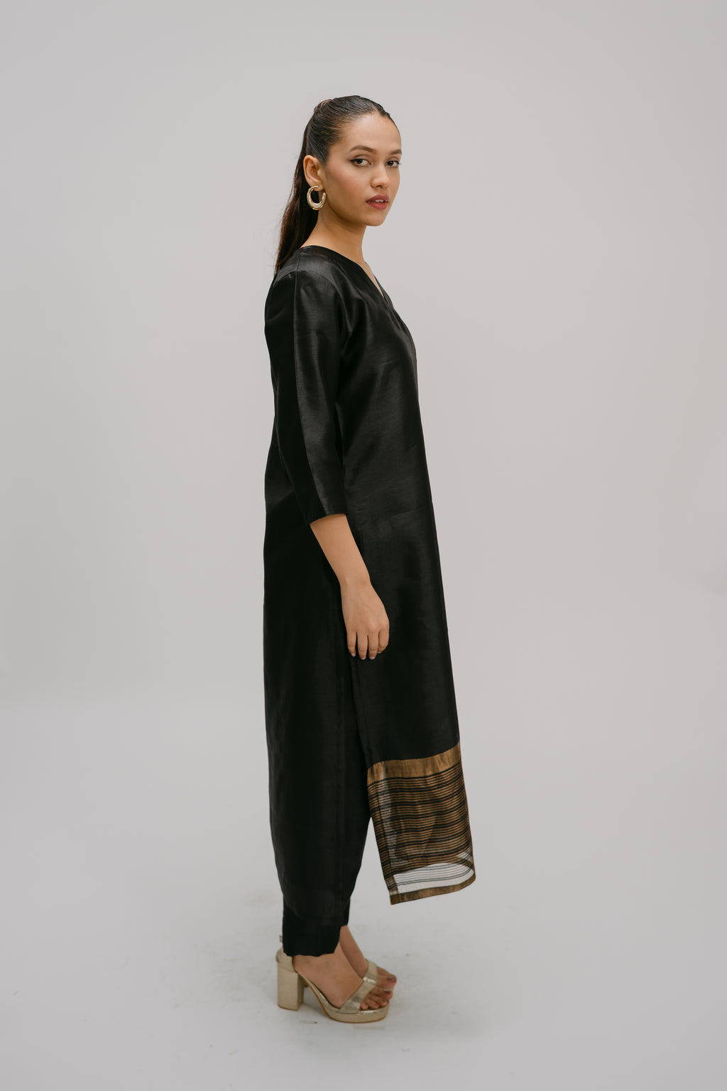 Bidri Back Applique Kurta