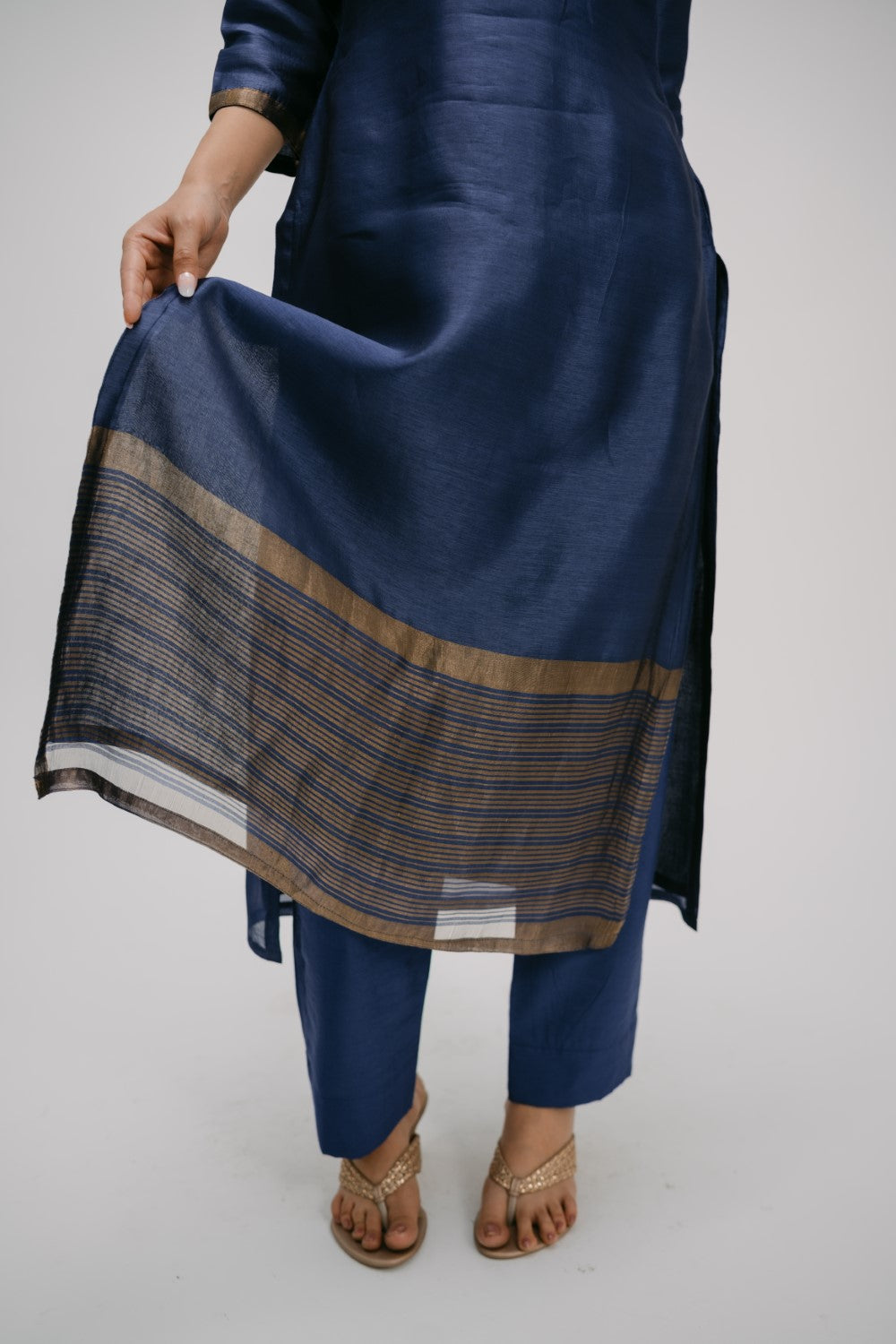 16. Alankar Front applique kurta