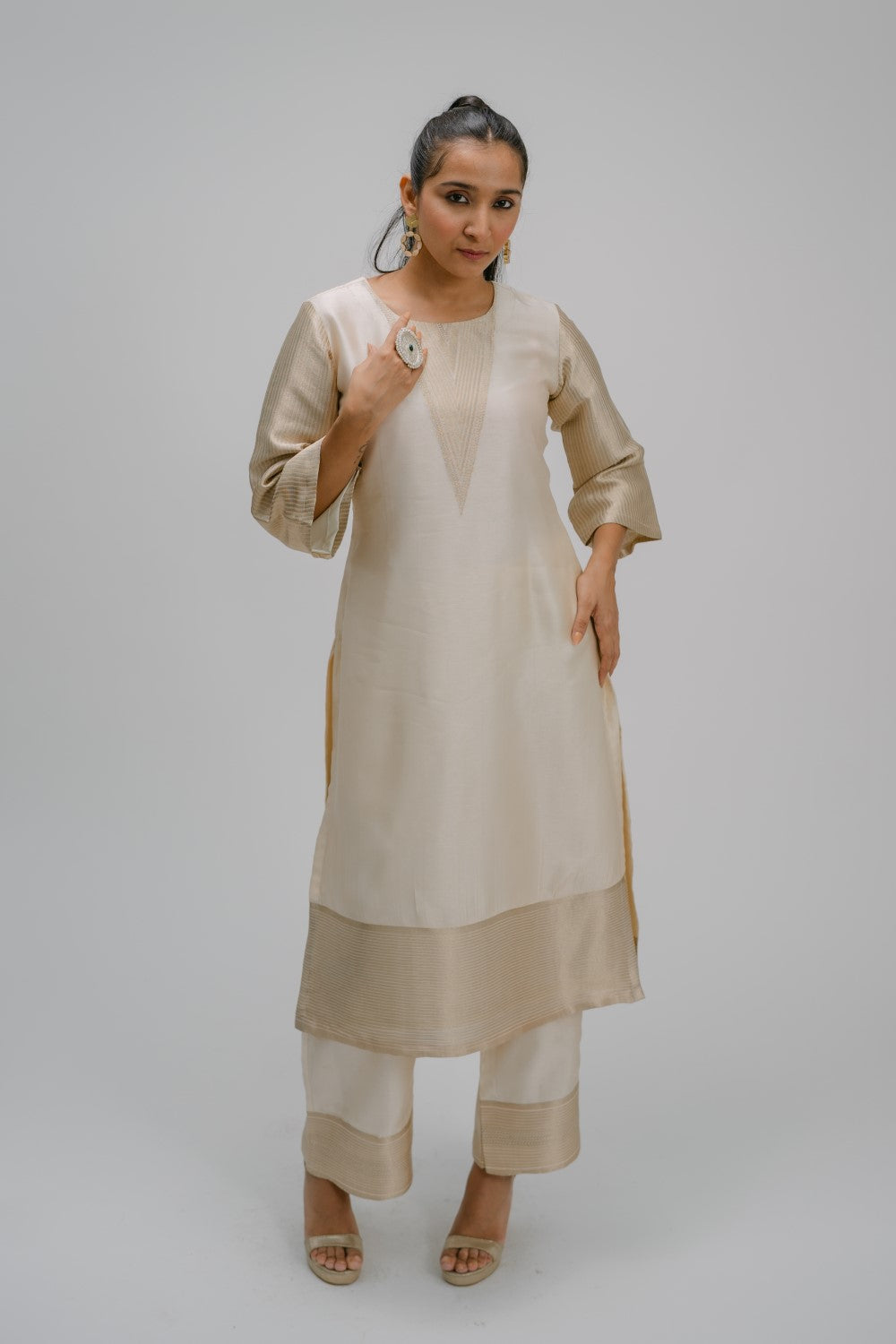 44. Tyohar kosh Silk v-neck set ( with brocade detail)