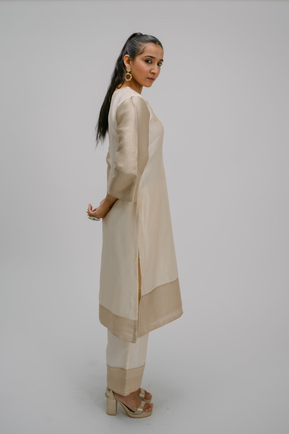 44. Tyohar kosh Silk v-neck set ( with brocade detail)