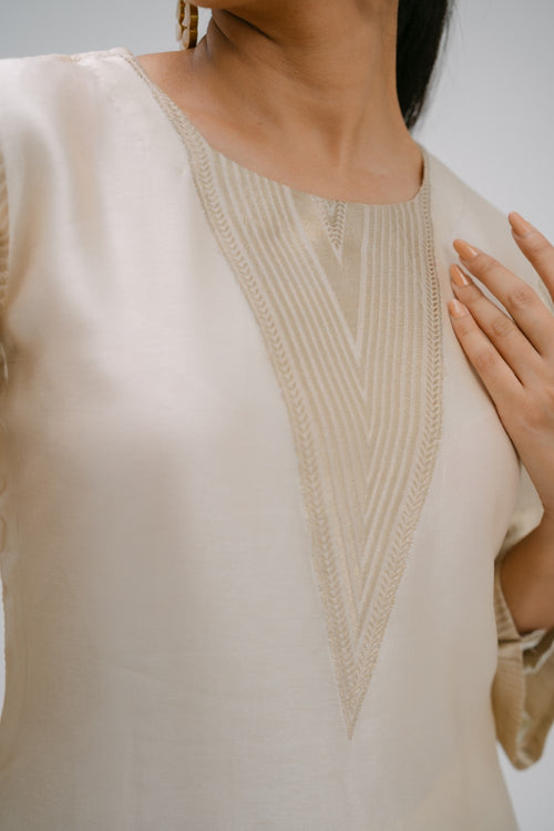 Kosh silk V-neck designe
