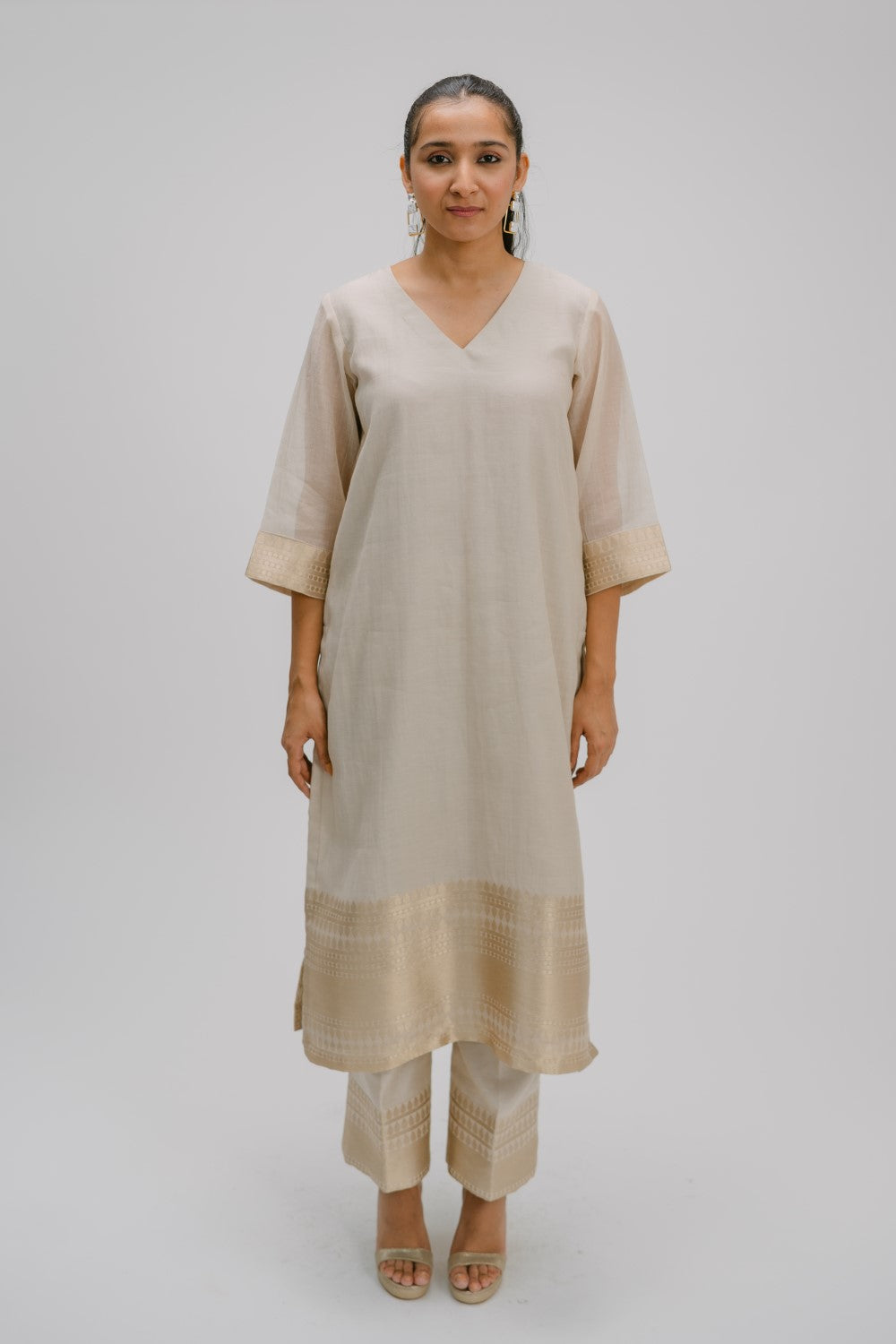 43. Tyohar mull brocade kurta set