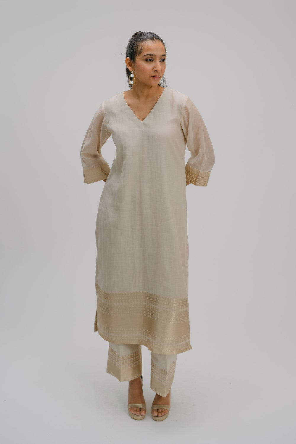 43. Tyohar mull brocade kurta set