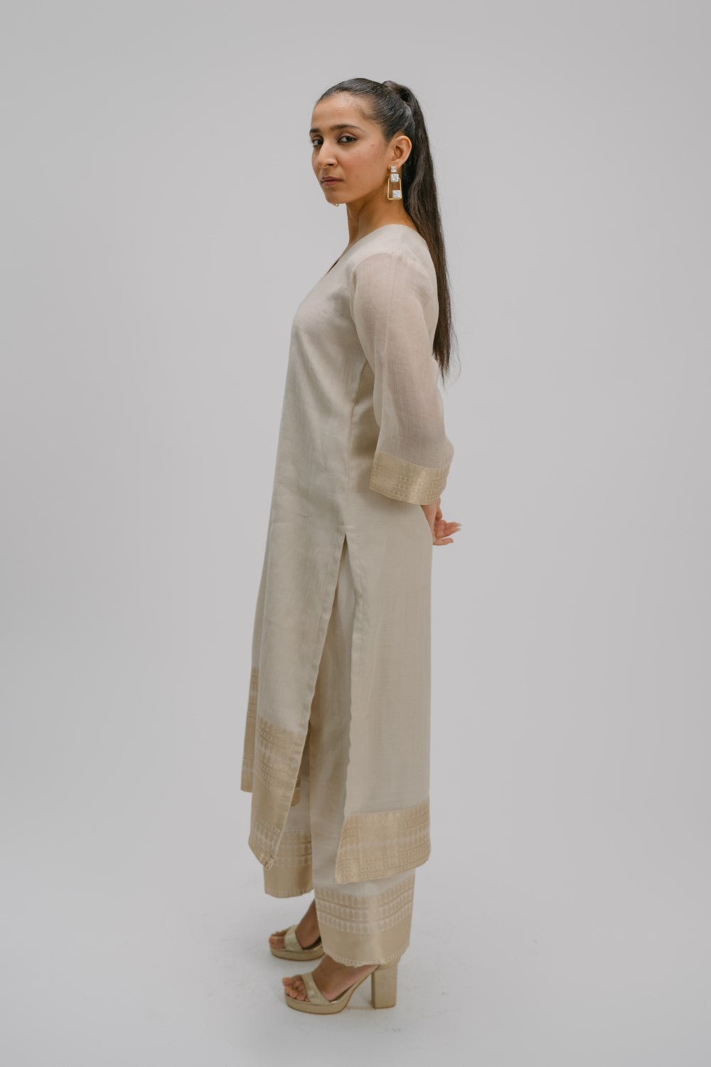 43. Tyohar mull brocade kurta set