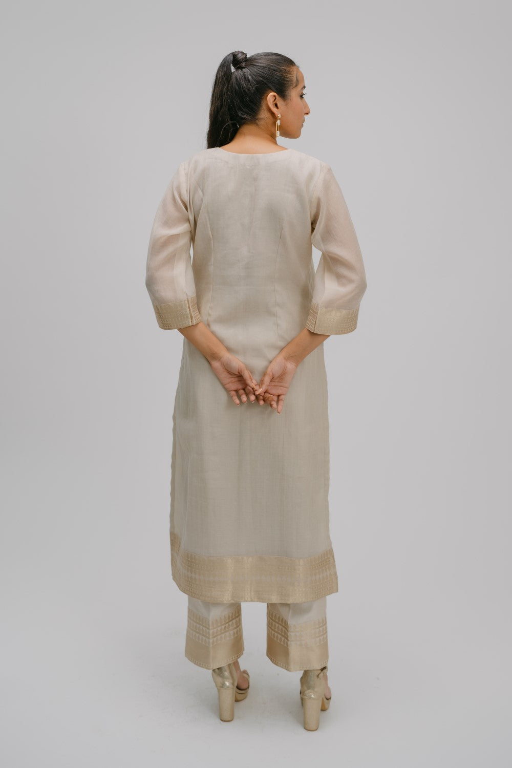 43. Tyohar mull brocade kurta set