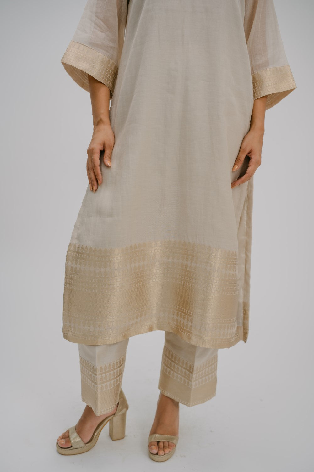 43. Tyohar mull brocade kurta set