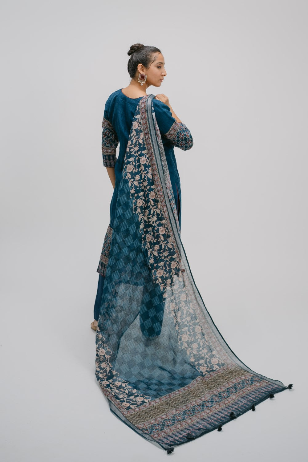 14. Alankar digitally printed pure linen suit set