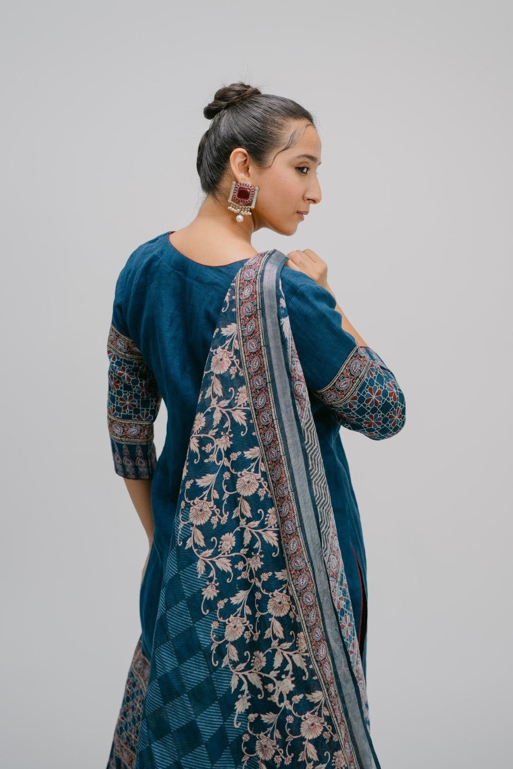 14. Alankar digitally printed pure linen suit set