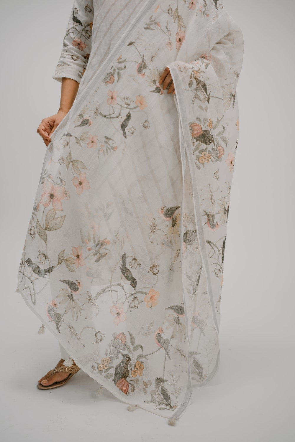 37. Tyohar organic linen suit set