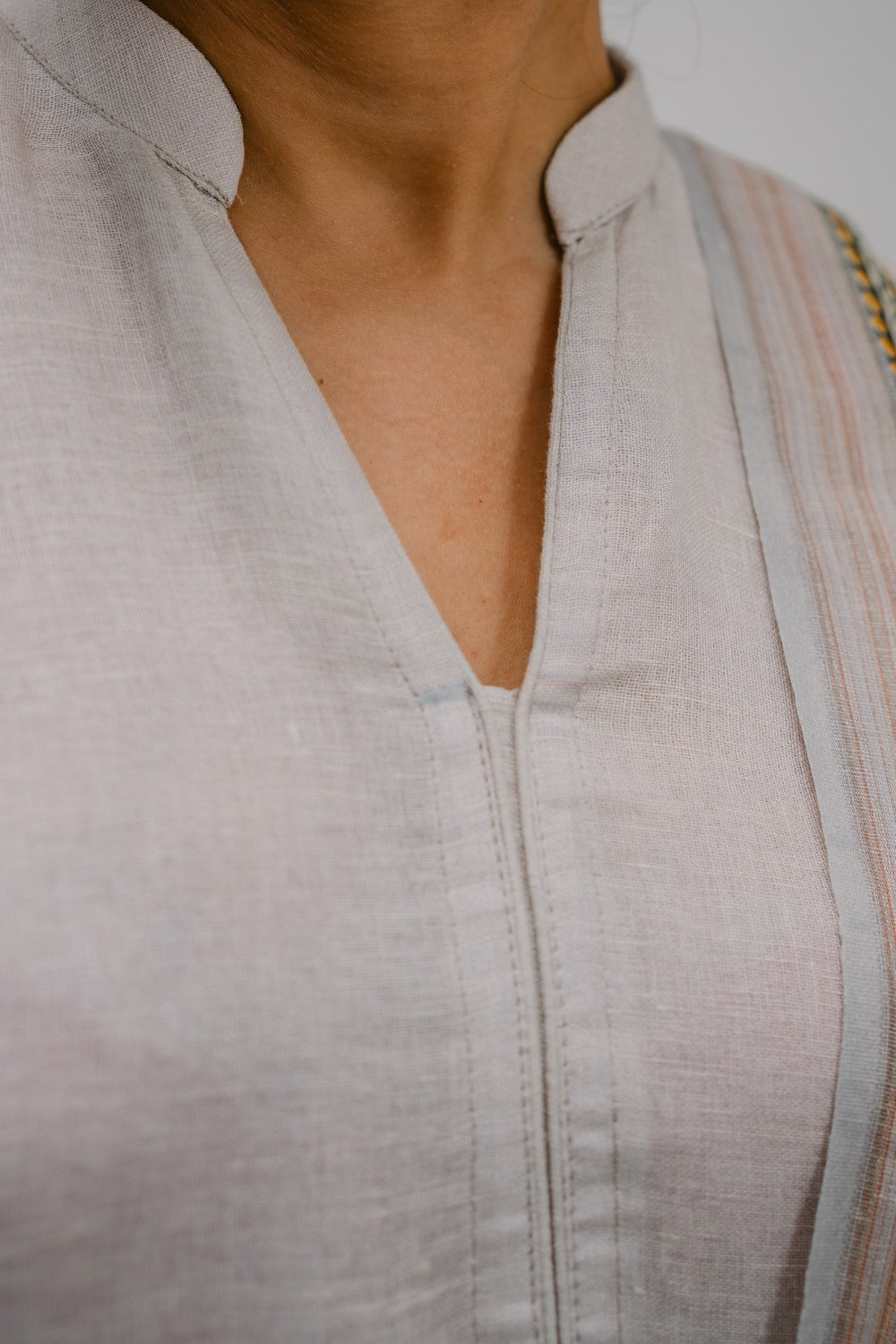 38. Tyohar organic linen collared  suit set