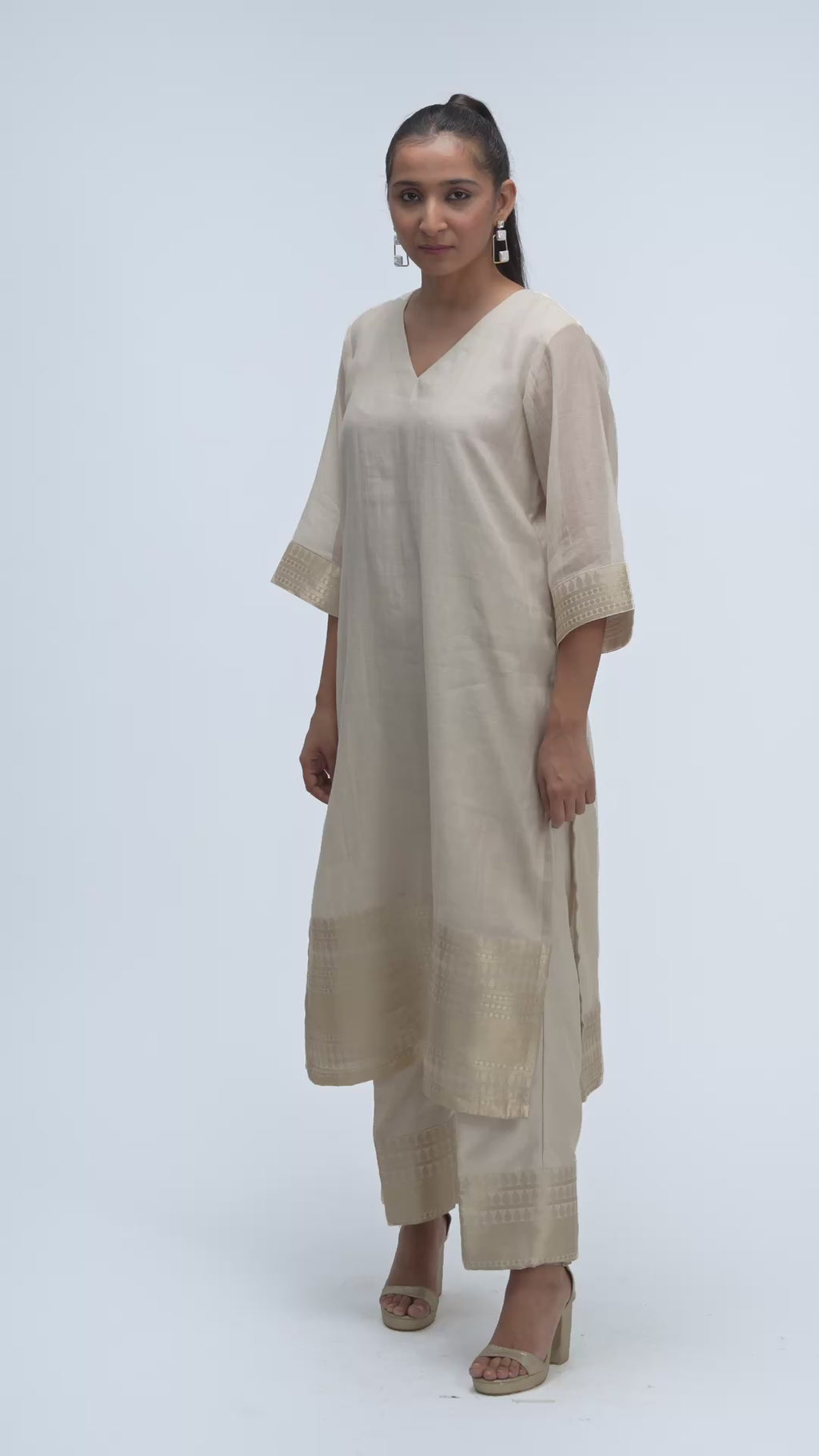43. Tyohar mull brocade kurta set